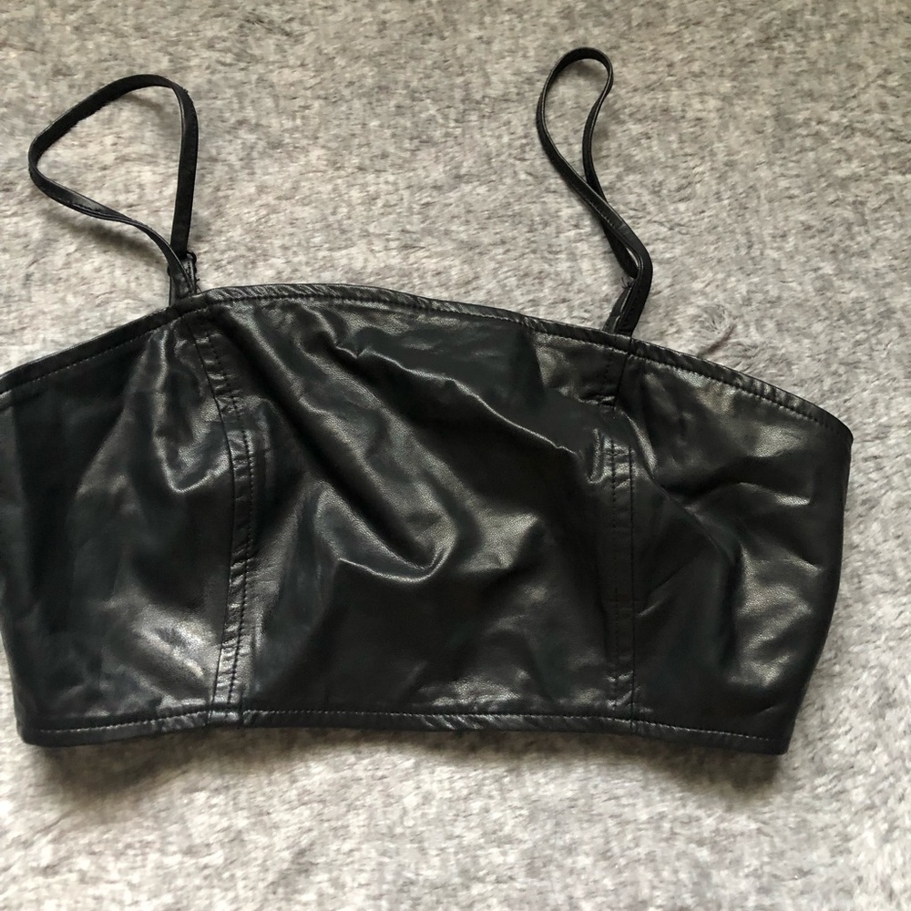 Black crop top